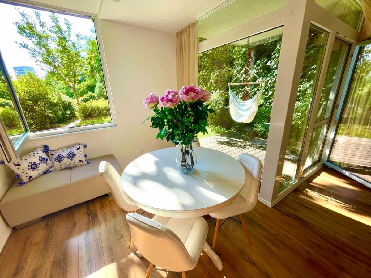 70M2 Romantic Living In The Old Town With Garden Bratislava Exterior photo