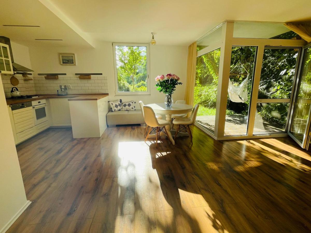 70M2 Romantic Living In The Old Town With Garden Bratislava Exterior photo