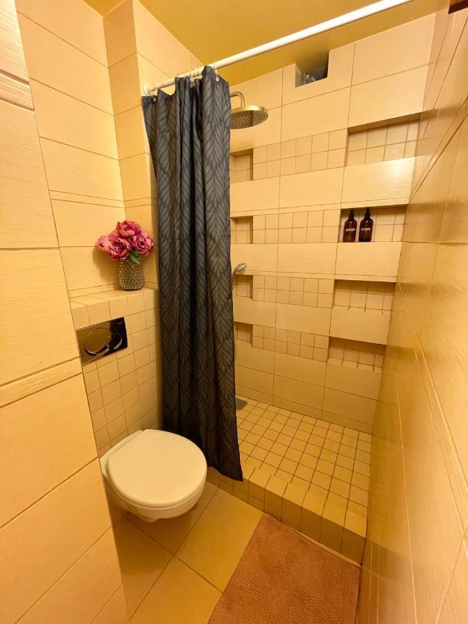 70M2 Romantic Living In The Old Town With Garden Bratislava Exterior photo