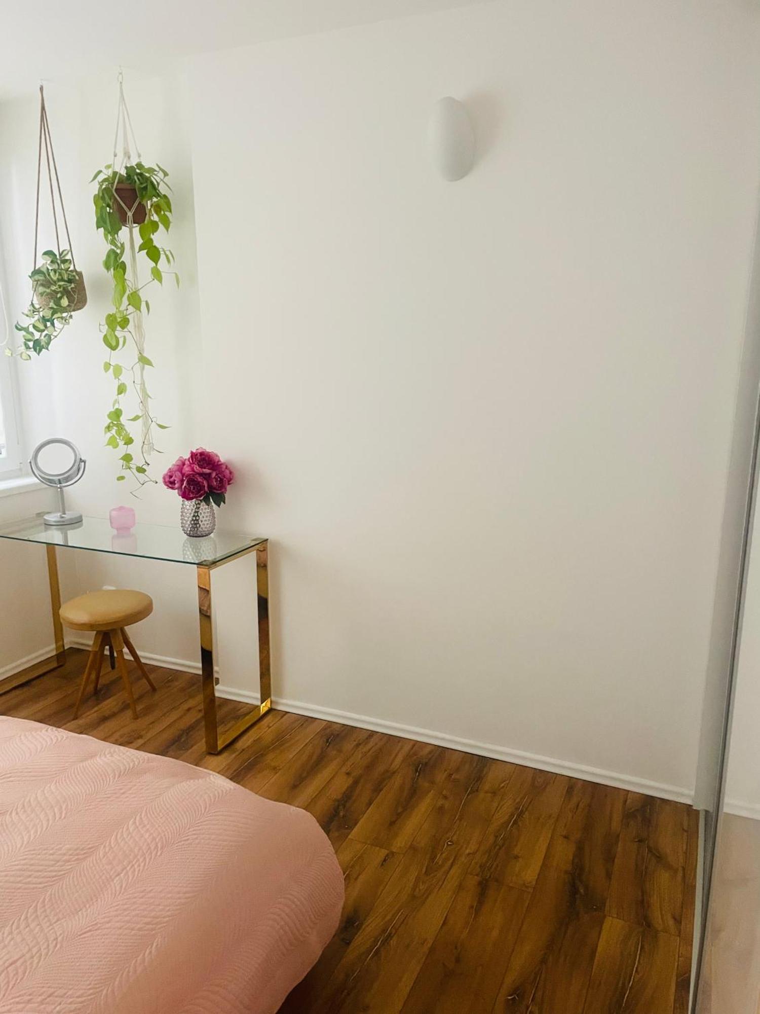 70M2 Romantic Living In The Old Town With Garden Bratislava Exterior photo